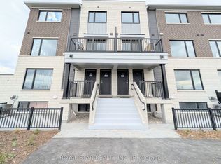 1001 Glenroy Gilbert Dr #15, Ottawa, ON K2J 5R6
