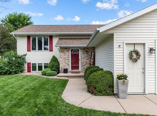 836 Manor Pl, Little Chute, WI 54140