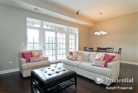 3rd image of 1800 Amberley Ct APT 401