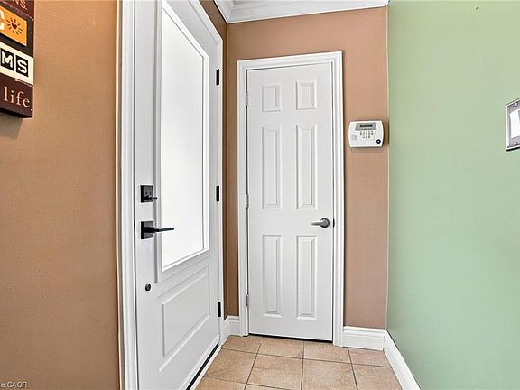 5th image of 111 Sharon Ave