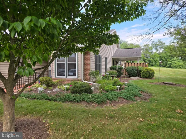 22 Abbey Ct, Carlisle, PA 17015