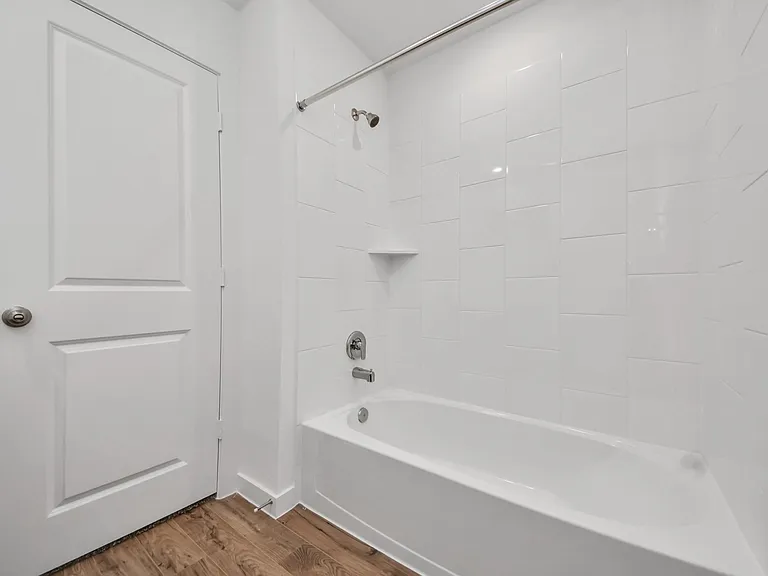1918 Olivos St — Photo 37