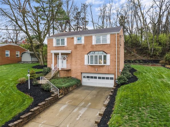 867 Lochlin Dr, Pittsburgh, PA 15243