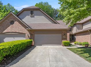 5319 Royal Vale Ln #6, Dearborn, MI 48126
