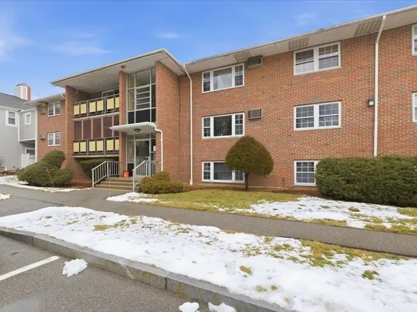 206 Rock St APT M1, Norwood, MA 02062