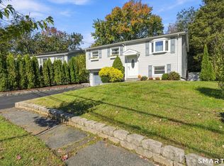 6 Country Club Rd, Norwalk, CT 06851