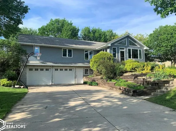 673 S Clark St, Carroll, IA 51401