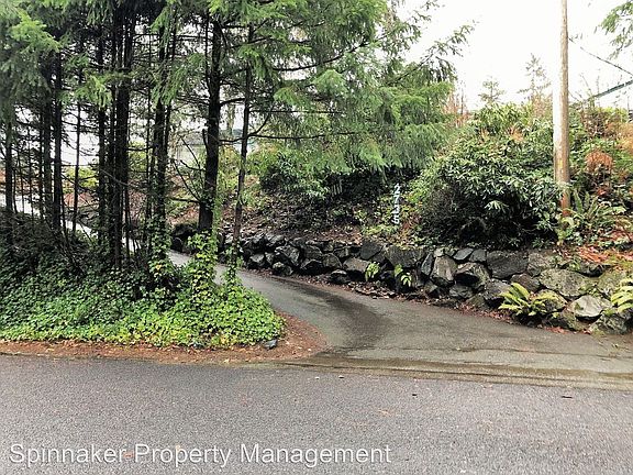 3rd image of 2735 Vista Pl W