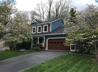 9828 Squaw Valley Dr, Vienna, VA 22182