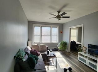 7051 S Bennett Ave #307, Chicago, IL 60649