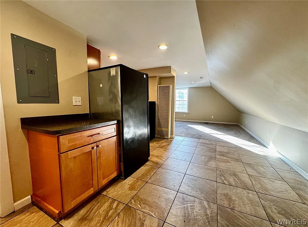 Studio, 1.0 bath, 800 sqft, $900 — Photo 2
