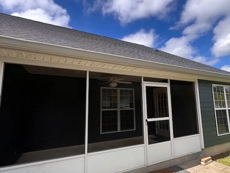 4077 Huntley Dr — Photo 3