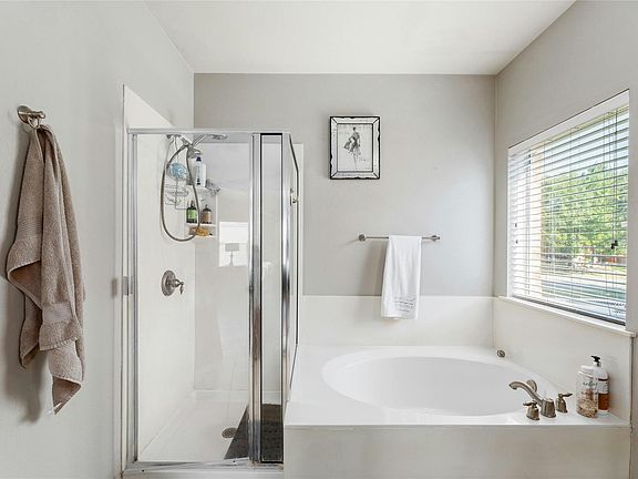 5th image of 18401 Masi Loop