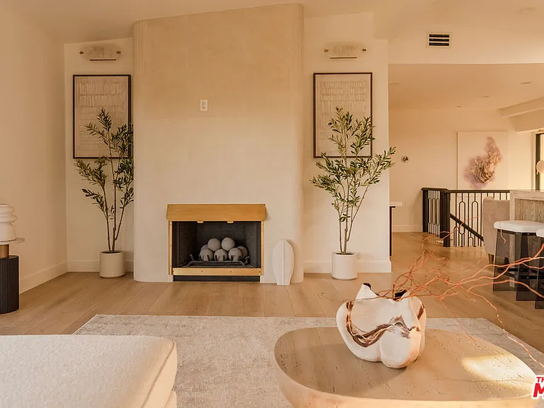 7802 Torreyson Dr — Photo 11
