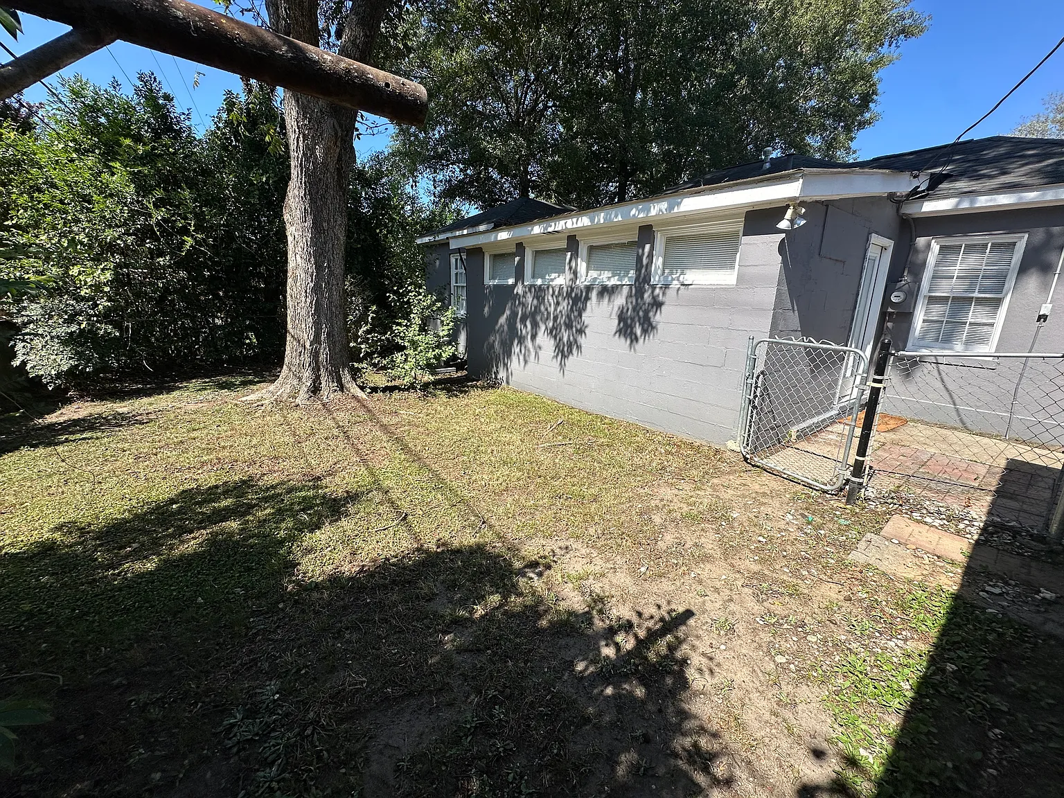 2224 Camille Dr — Photo 2