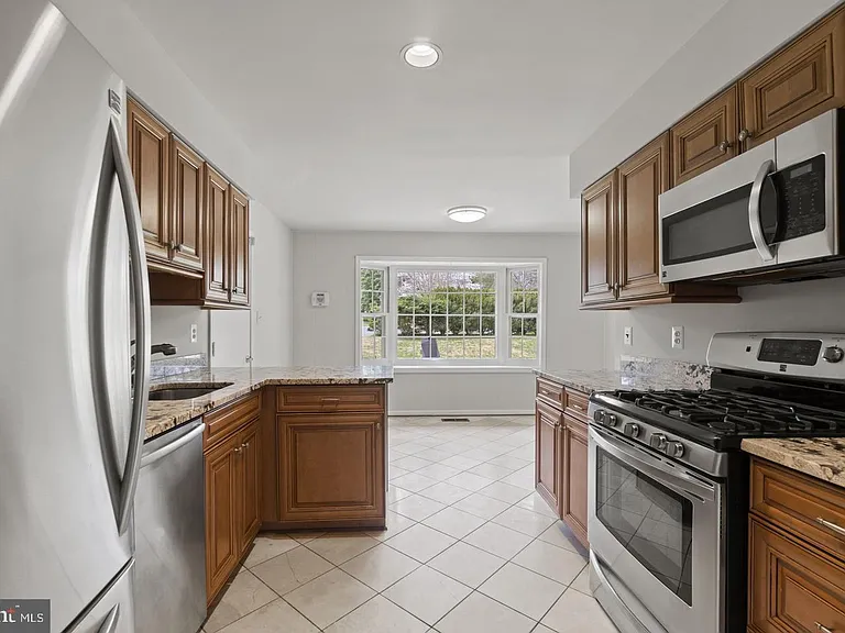 11817 Becket St — Photo 5