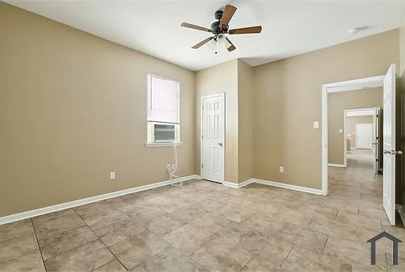 2213 Port St — Photo 5