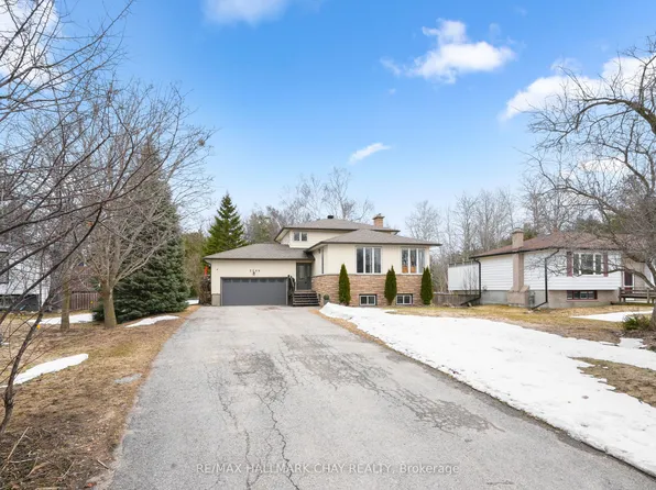 2209 Spring St, Innisfil, ON L9S 2B6