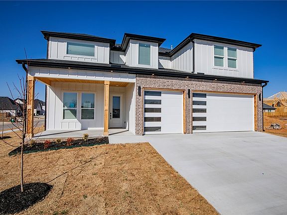 2nd image of 430 Hedge Dr