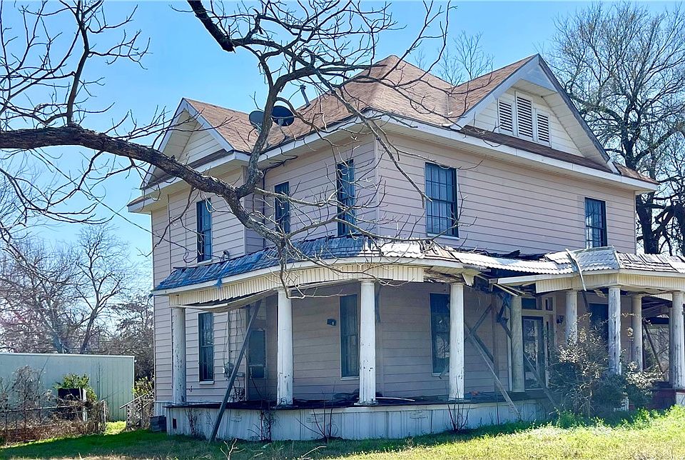 1st image of 1014 E McLennan Ave