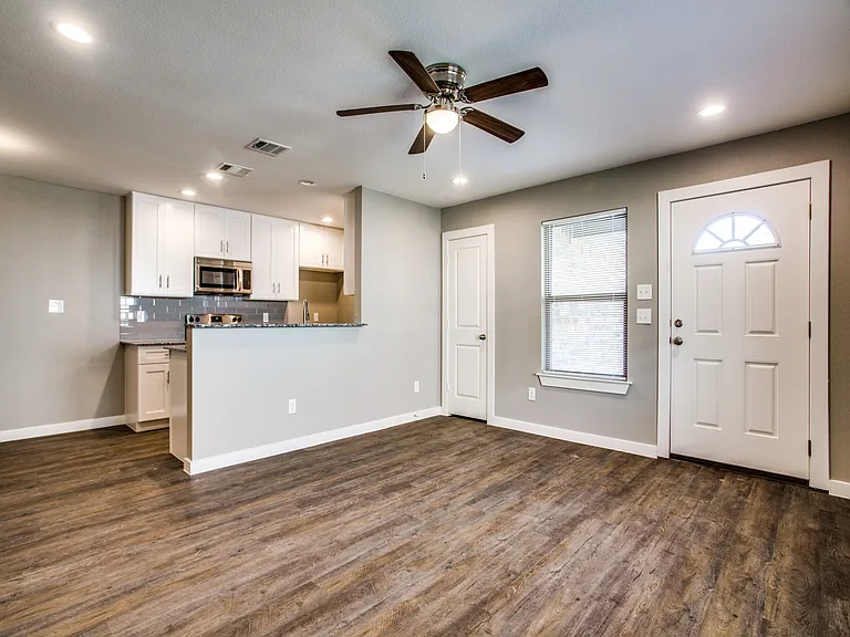 8106 Tanner Ave #8106 — Photo 2