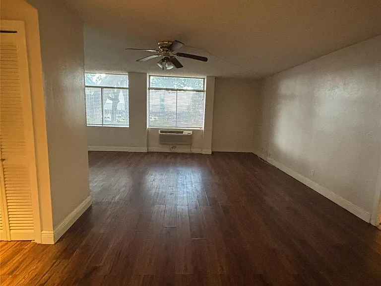7520 Hornwood Dr #103 — Photo 4