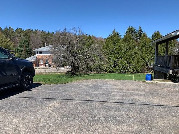 5th image of 64 West Rd