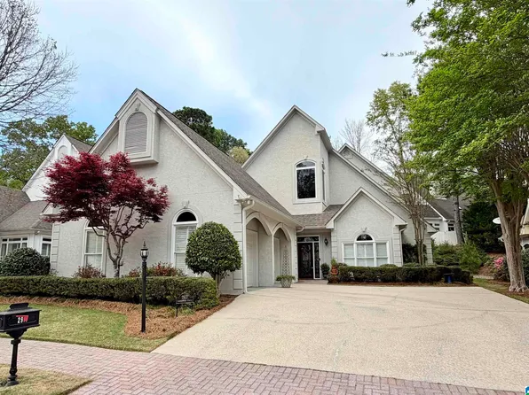 2913 Summerwood Cir, Birmingham, AL 35242
