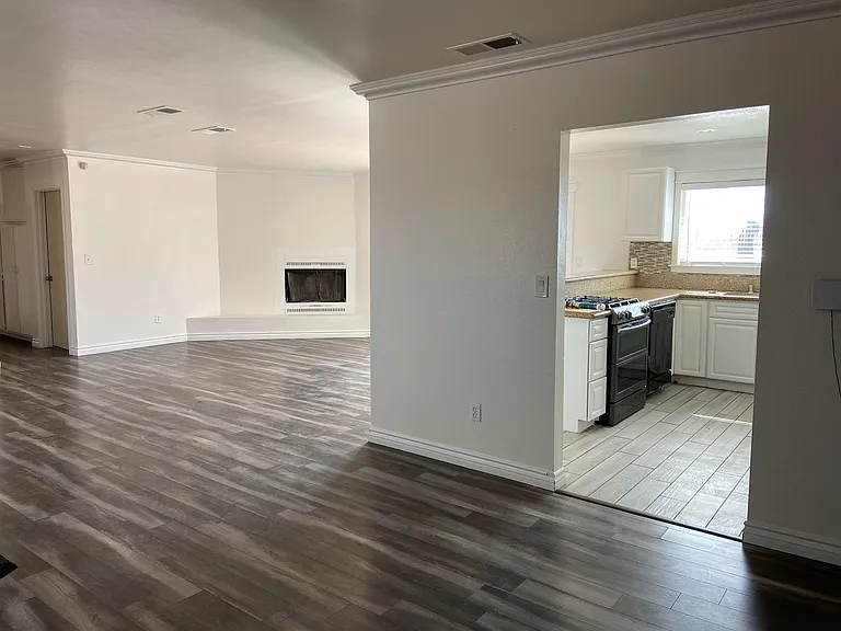 17407 Capri St — Photo 5
