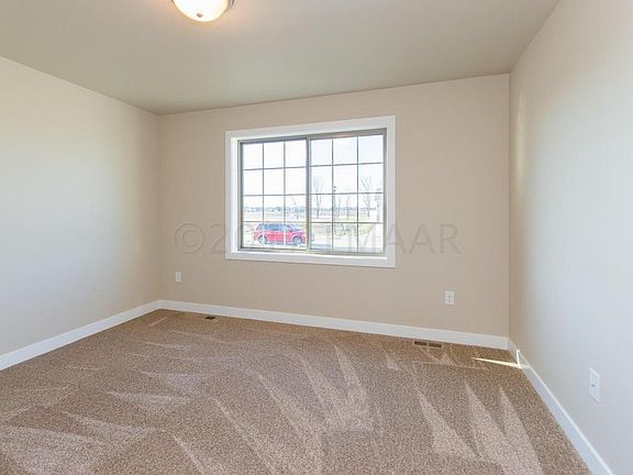 4th image of 1340 26th Ave W