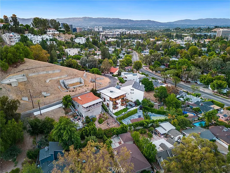 5150 Campo Rd — Photo 30