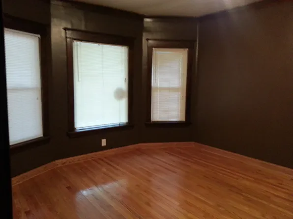 328 N Lockwood Ave #1, Chicago, IL 60644