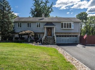 3 Frohlin Dr, Basking Ridge, NJ 07920
