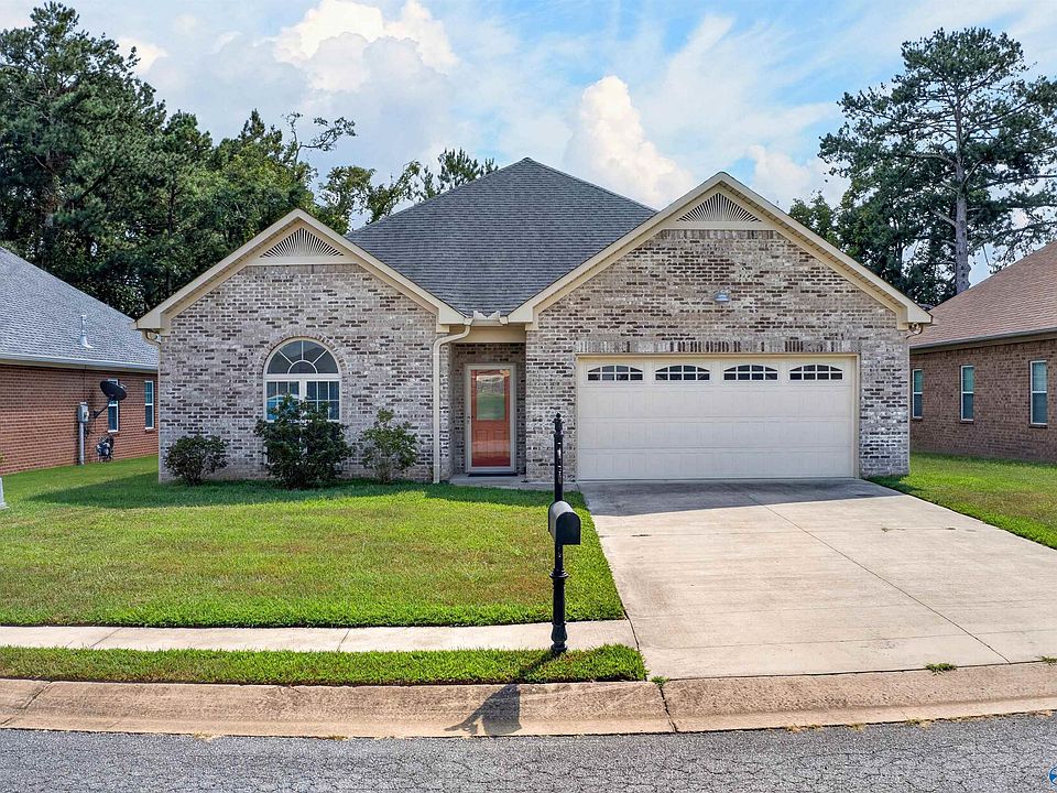1st image of 170 Glen Oaks Cir