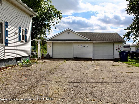 3rd image of 3847 Peet Rd