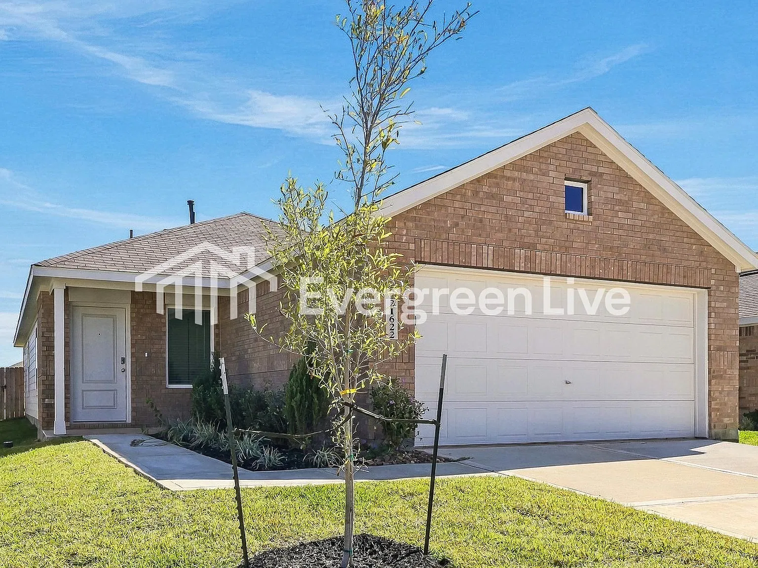 3 bed, 2.0 bath, 1418 sqft, $1,795 — Photo 2