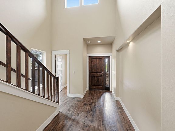 3rd image of 3024 NE Flagstone Ave