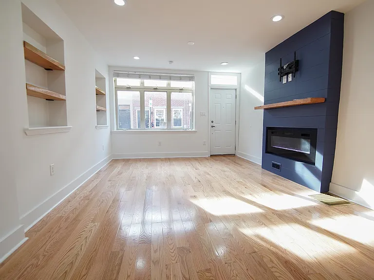2129 Latona St — Photo 8