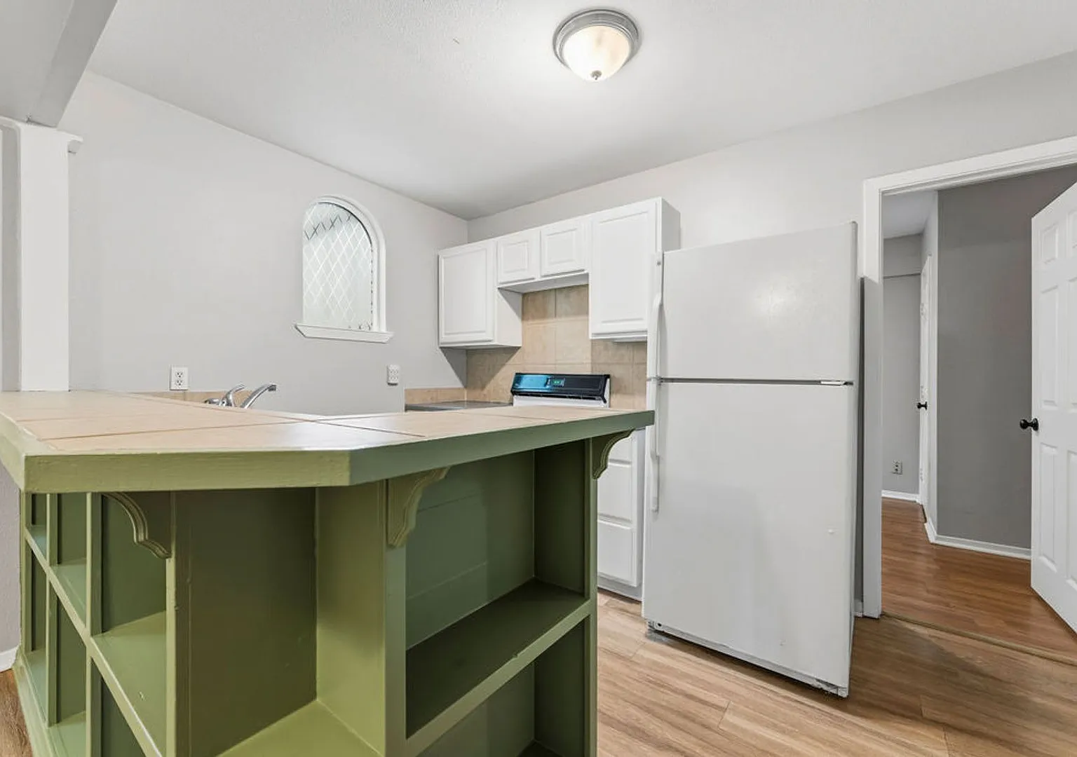 2712 Whitis — Photo 3