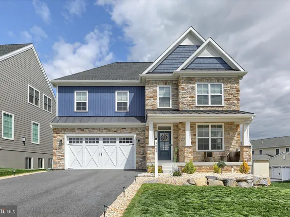 3005 Morning Thistle Ct, East Petersburg, PA 17520