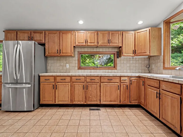 52 Stanley Rd — Photo 12