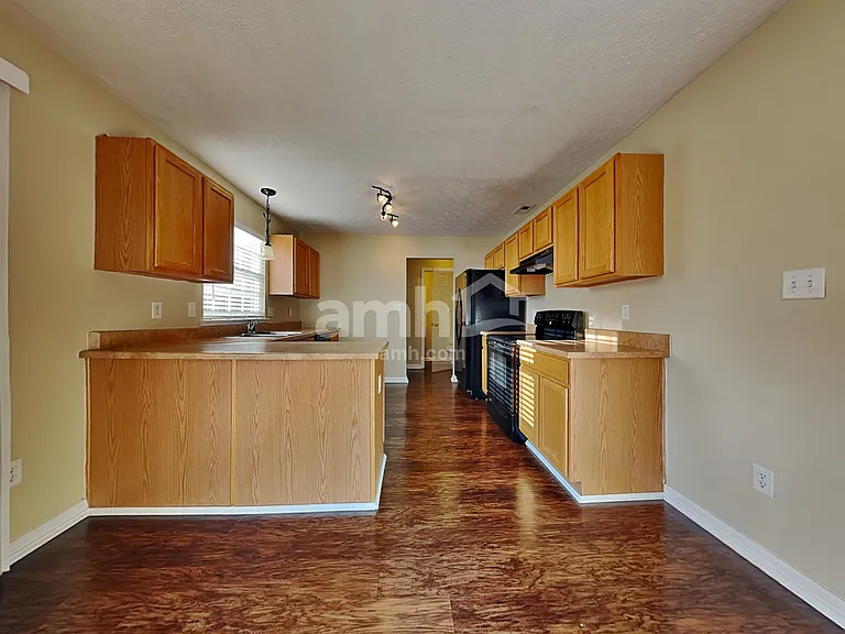 2452 Featherston Ct — Photo 3