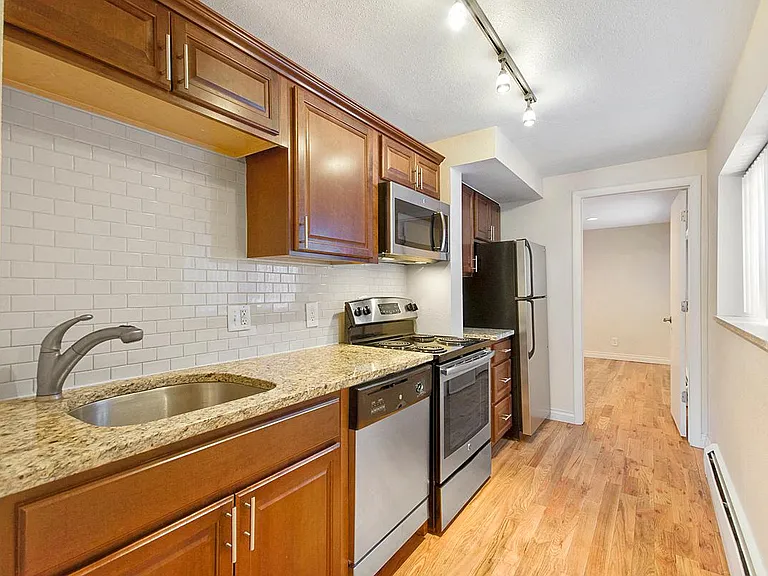 Emerson Flats — Photo 3