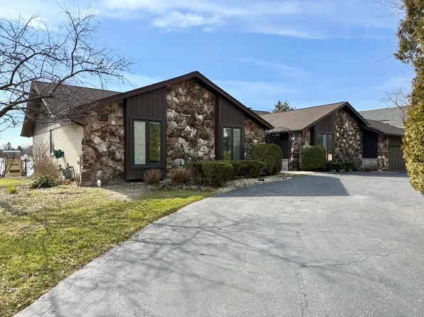 9630 Reding Cir, Des Plaines, IL 60016