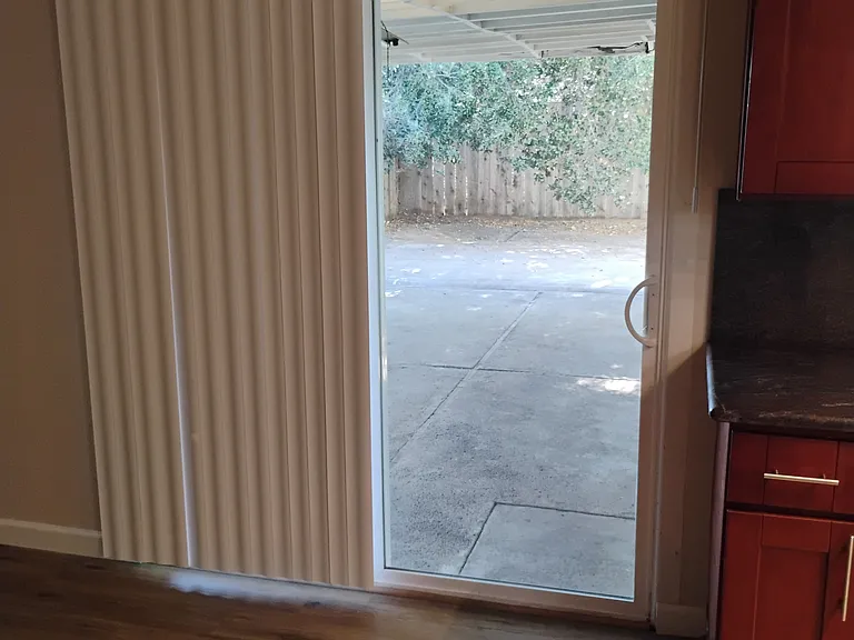 411 Amber Ave — Photo 38