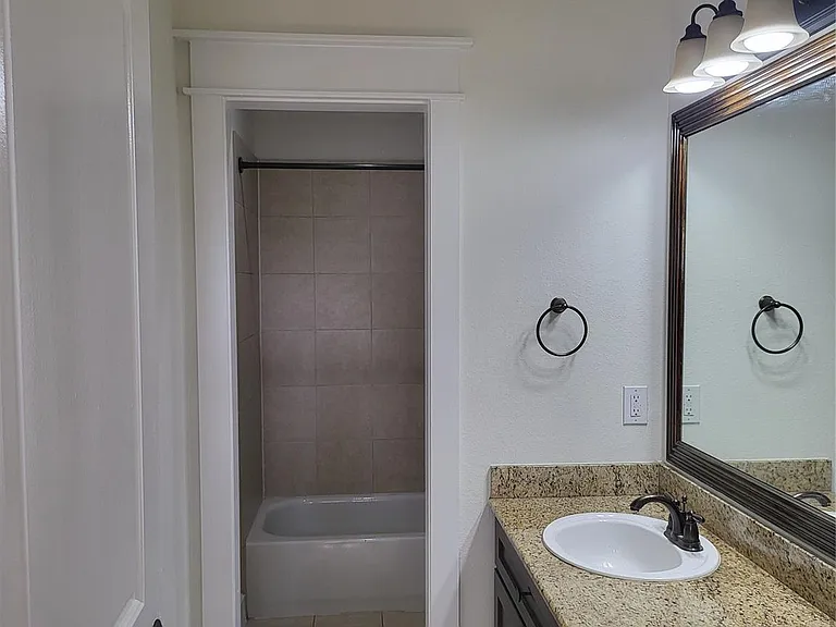 2423 Roufa Rd — Photo 15