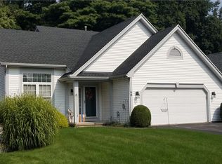 68 Muirwoods Ln, Rochester, NY 14622