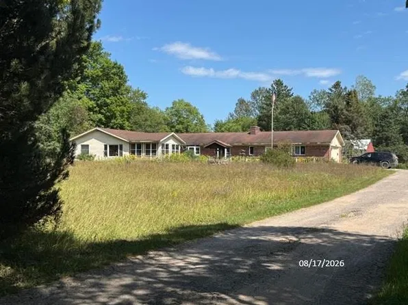 N5528 Finns Spur Rd, Chatham, MI 49816