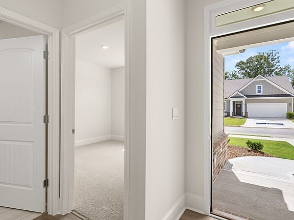 3rd image of 86 Lakeview Point
