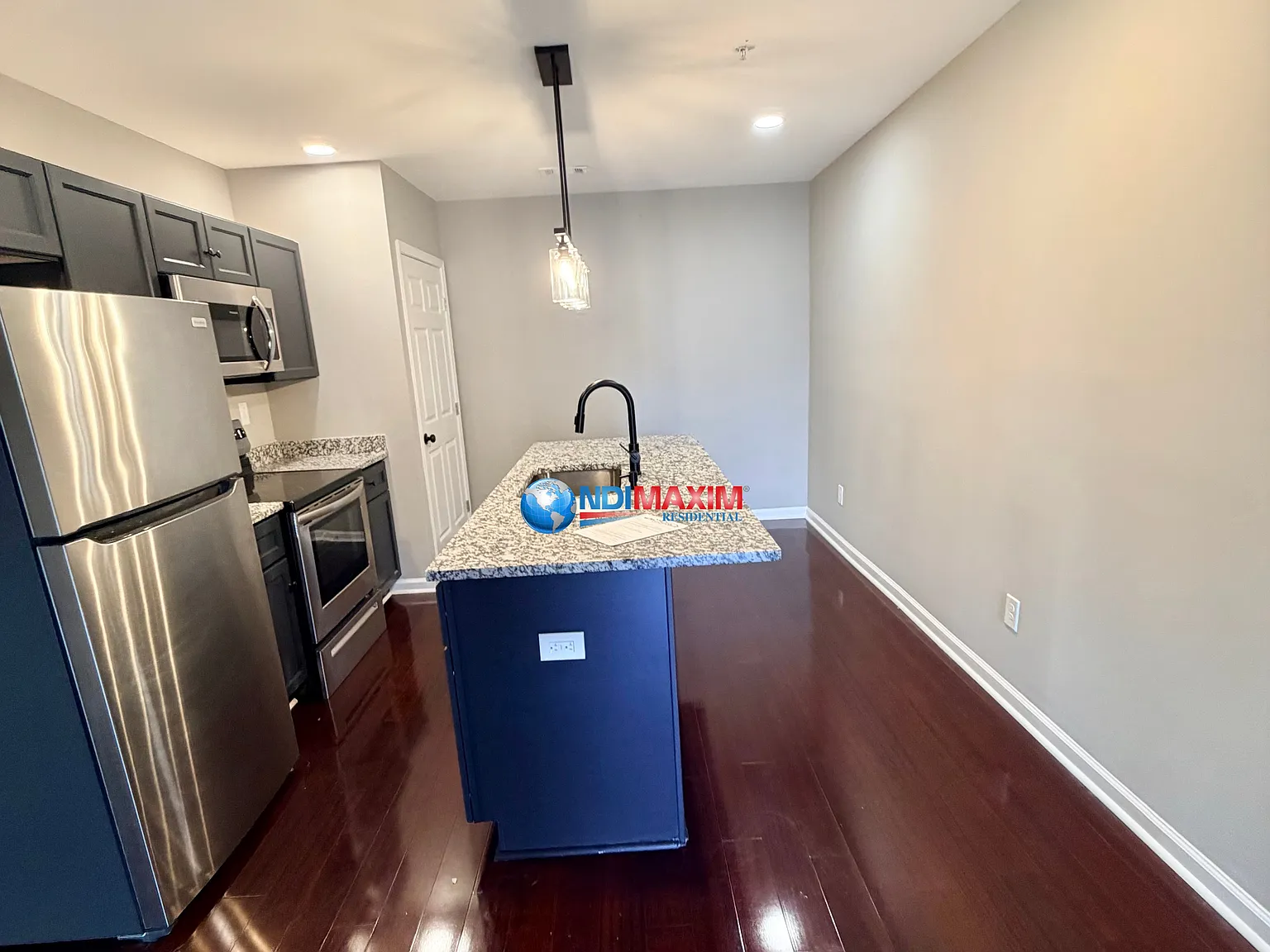 3 bed, $1,695 — Photo 3